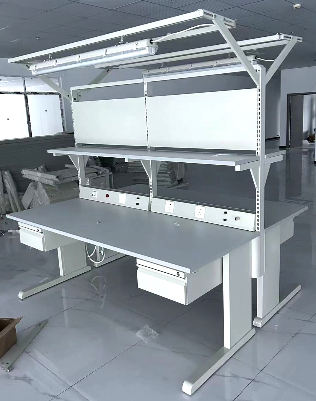 雙面防靜電工作臺(tái)